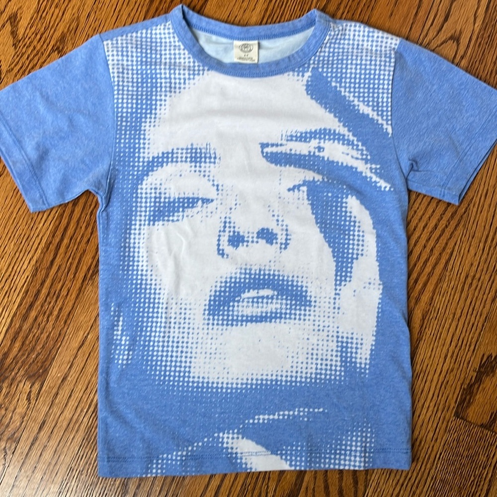 Graphic tee